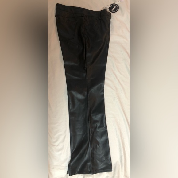 DOLLHOUSE HIGH RISE FLARE VEGAN LEATHER PANTS SIZE: 14w - Picture 3 of 10
